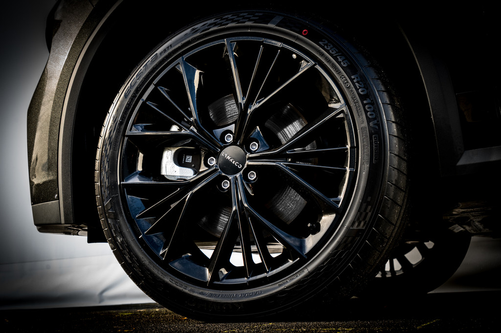 Lynk & Co 01 (JJH78D) met abonnement