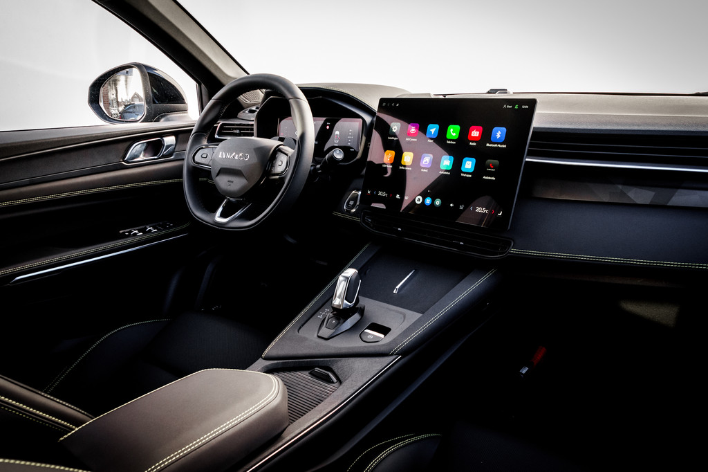 Lynk & Co 01 (JJH78D) met abonnement