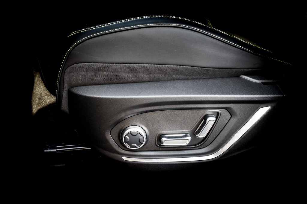 Lynk & Co 01 (JJH78D) met abonnement