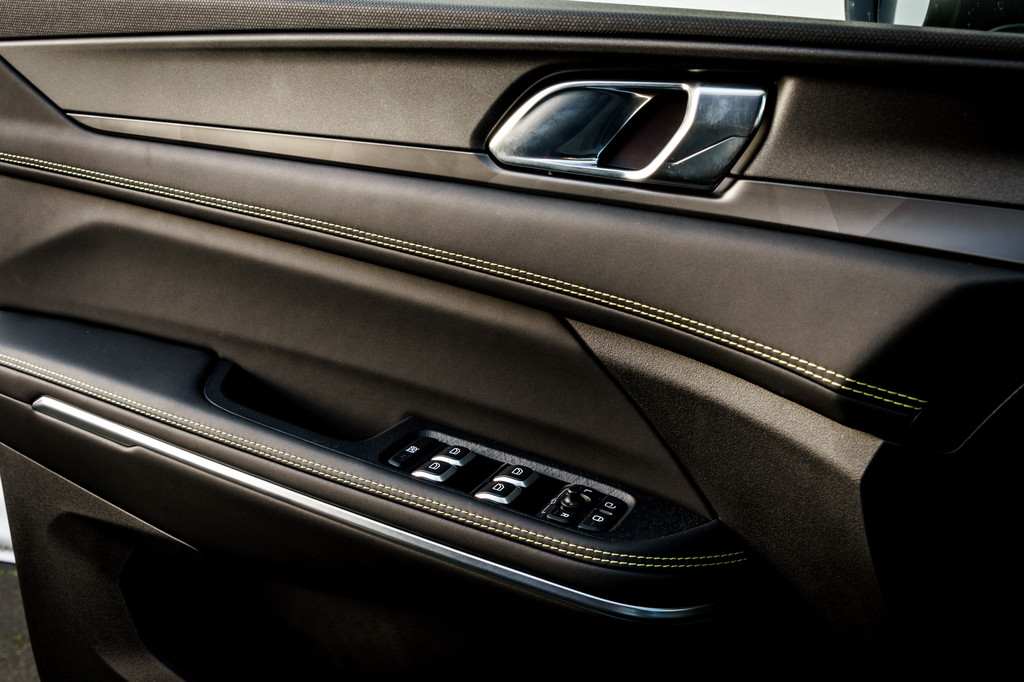 Lynk & Co 01 (JJH78D) met abonnement