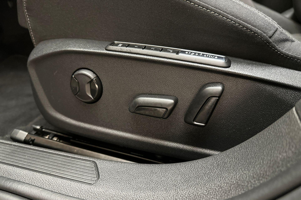 Volkswagen Golf (JHN17V) met abonnement