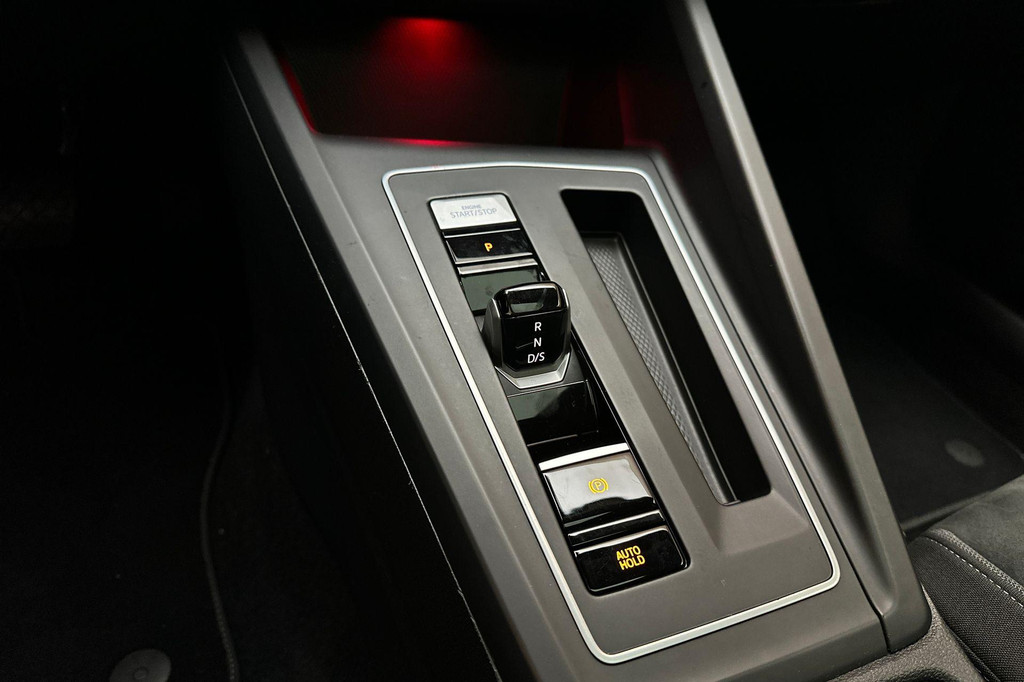 Volkswagen Golf (JHN17V) met abonnement