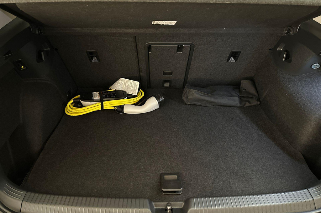 Volkswagen Golf (JHN17V) met abonnement