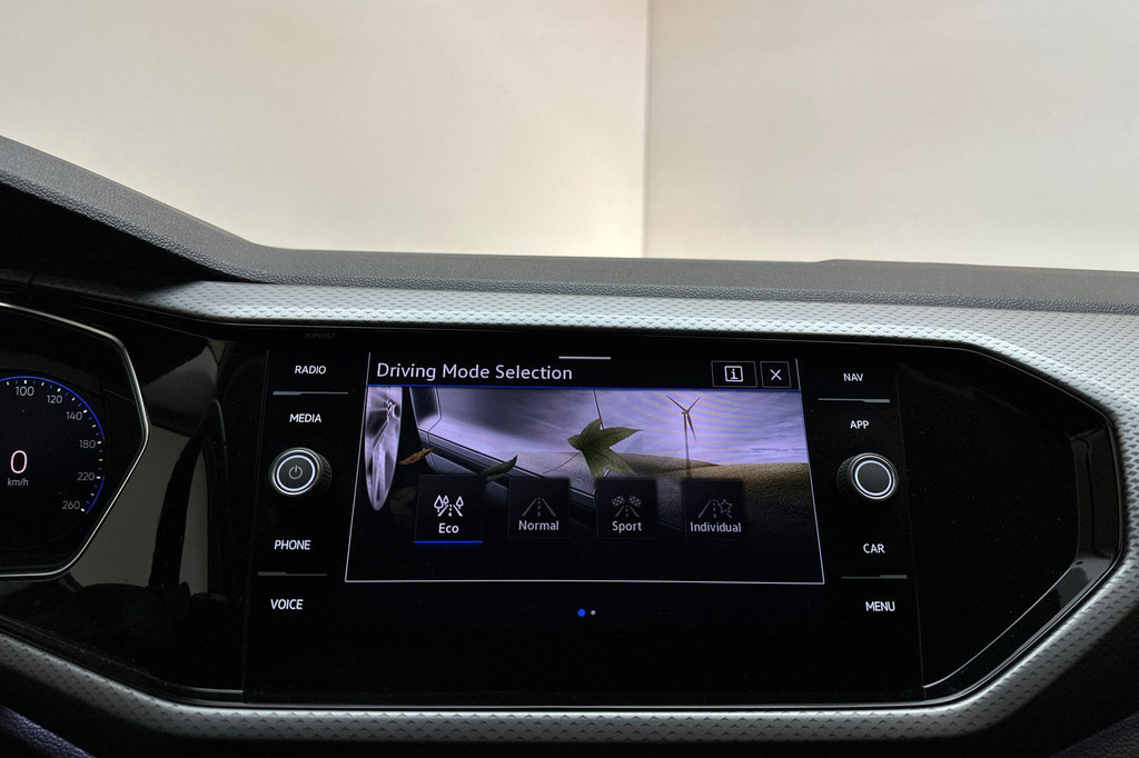 Volkswagen T-Cross (JJD01T) met abonnement