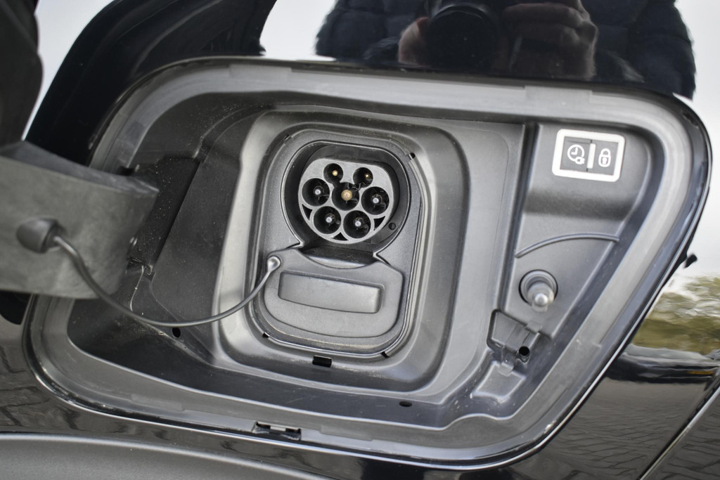 Peugeot e-2008 (P103VN) met abonnement