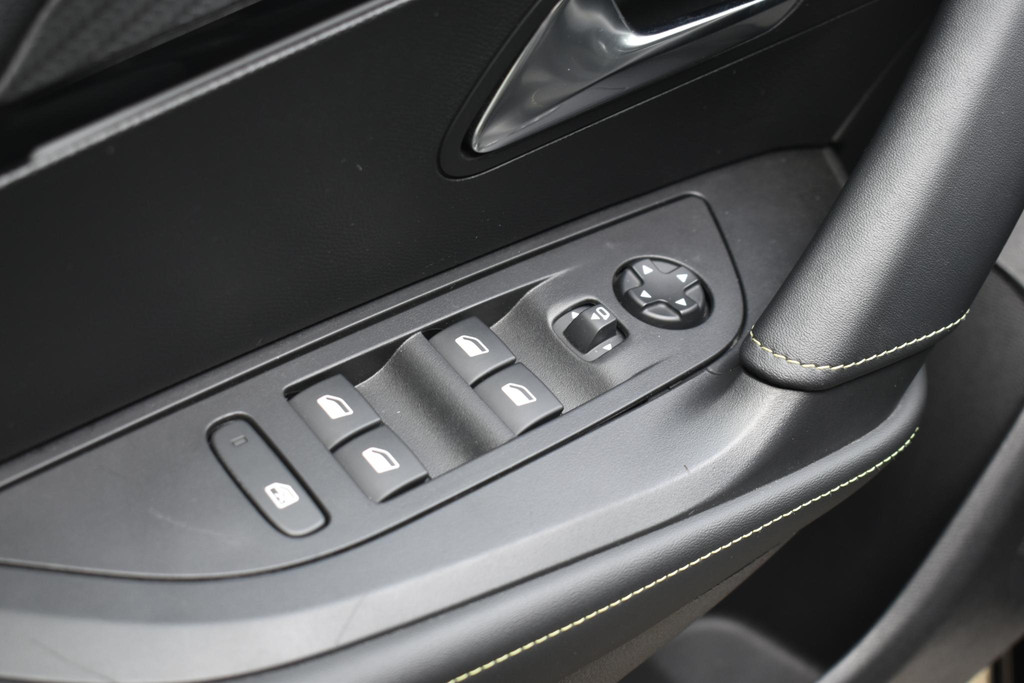 Peugeot e-2008 (P103VN) met abonnement