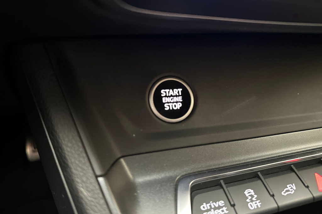 Audi Q3 (JJT74G) met abonnement