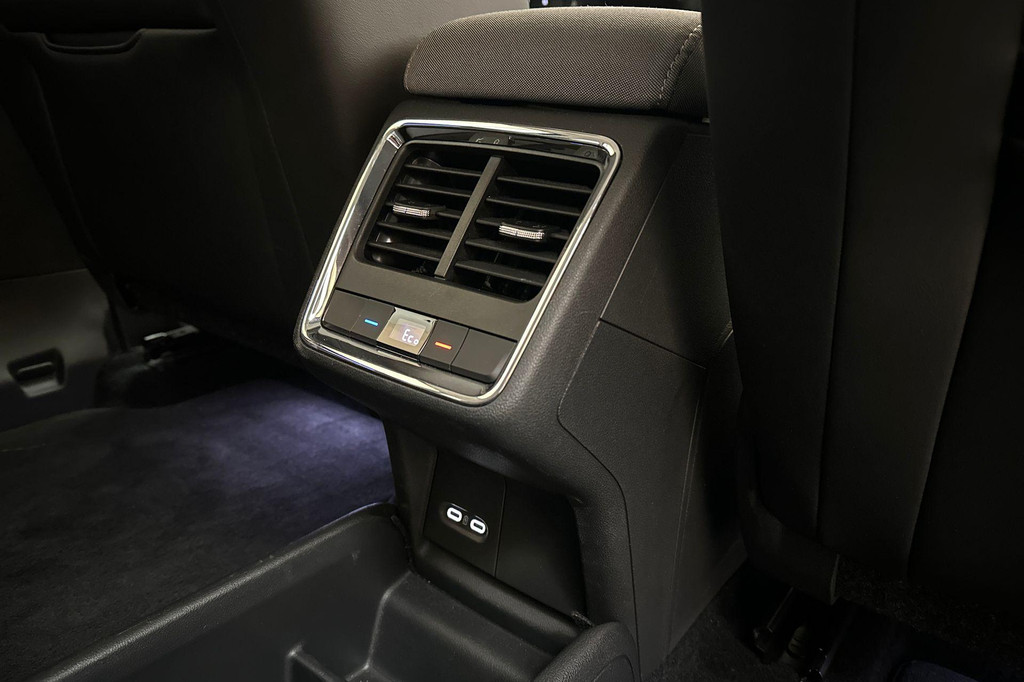 ŠKODA ENYAQ iV (T357BL) met abonnement