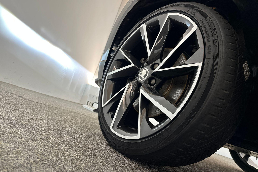 ŠKODA Karoq (JJJ10D) met abonnement