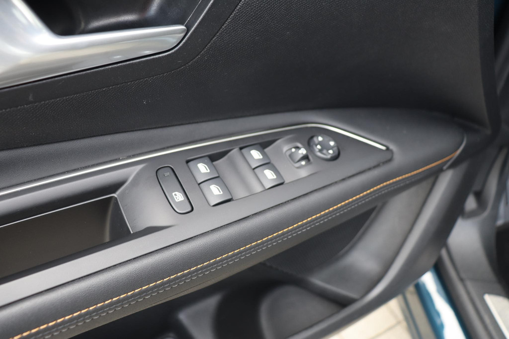 Peugeot 3008 (JHX27F) met abonnement