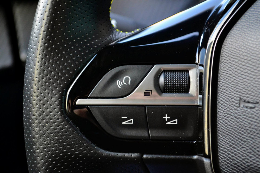 Peugeot e-2008 (J917JF) met abonnement