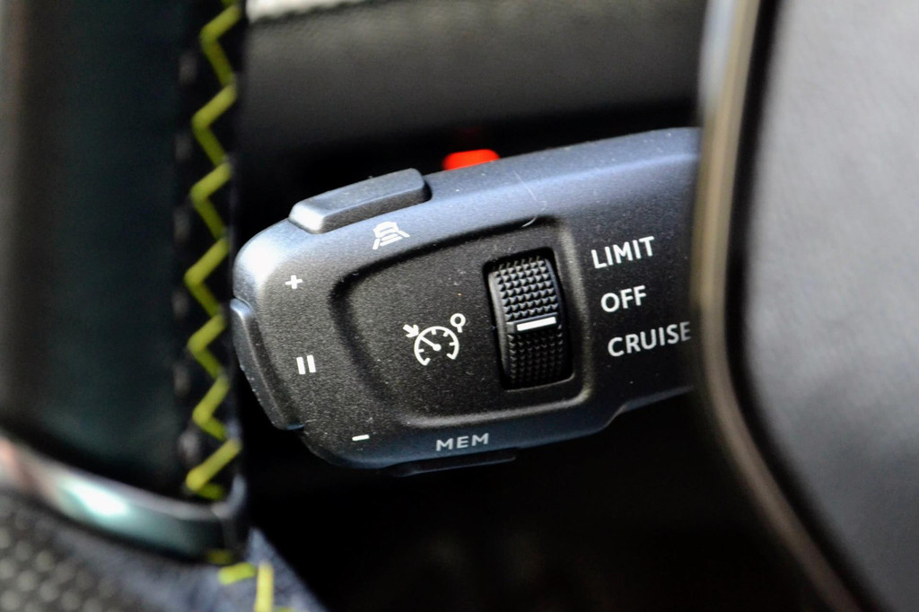 Peugeot e-2008 (J917JF) met abonnement