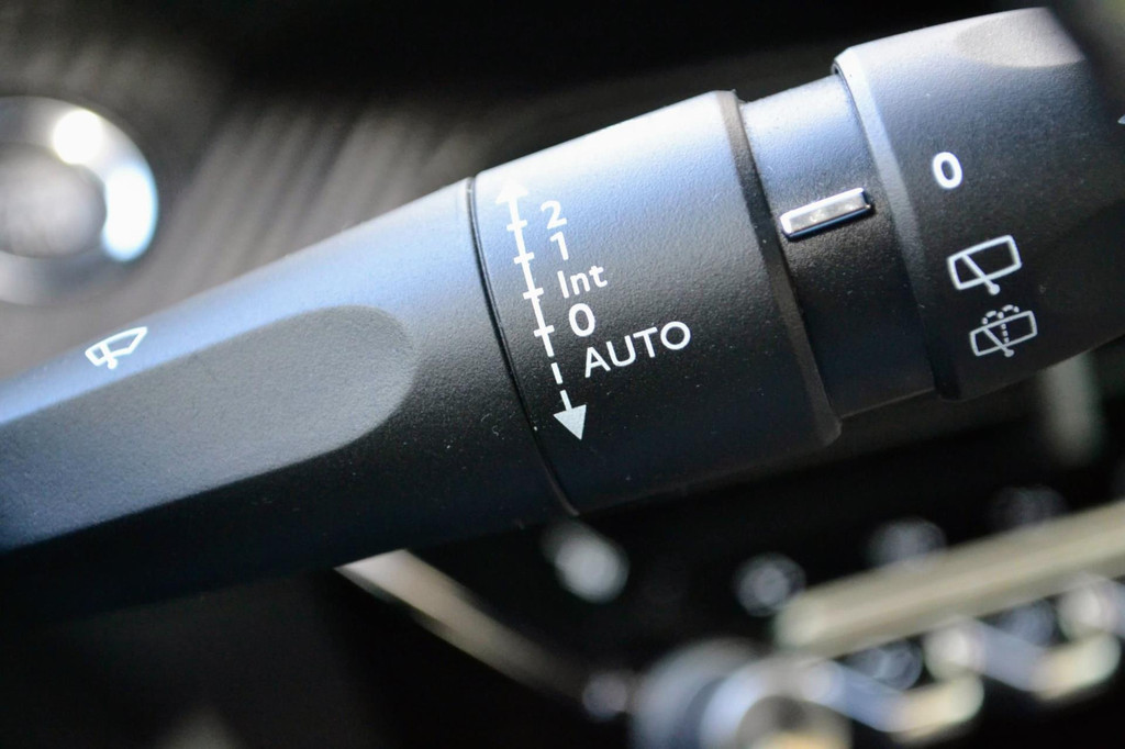 Peugeot e-2008 (J917JF) met abonnement