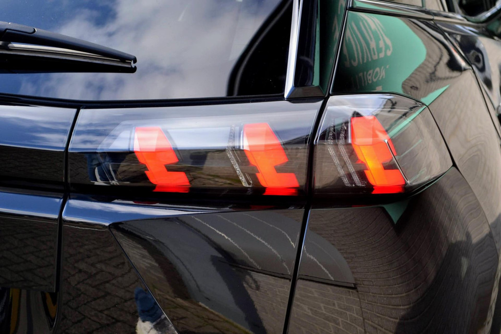 Peugeot e-2008 (J917JF) met abonnement