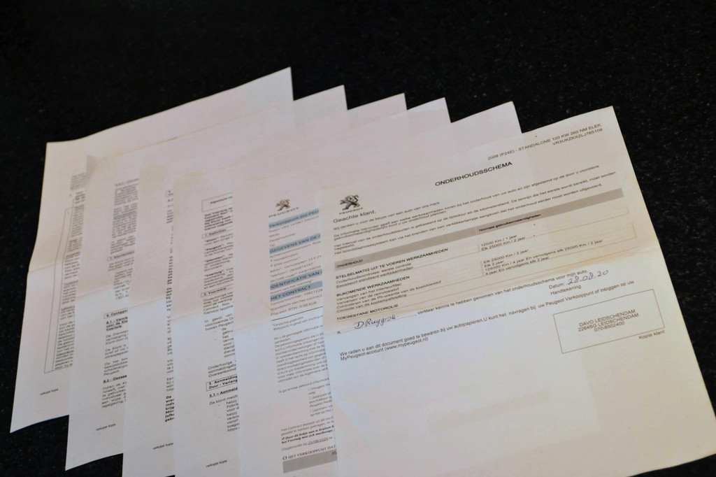 Peugeot e-2008 (J917JF) met abonnement