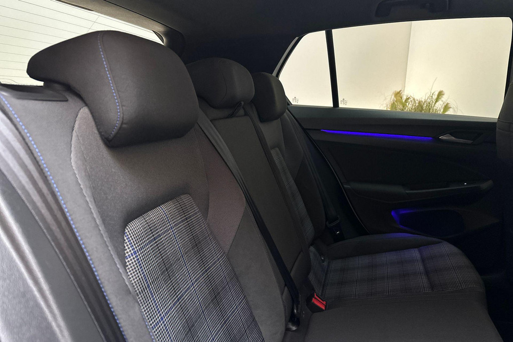 Volkswagen Golf GTE (X404LV) met abonnement