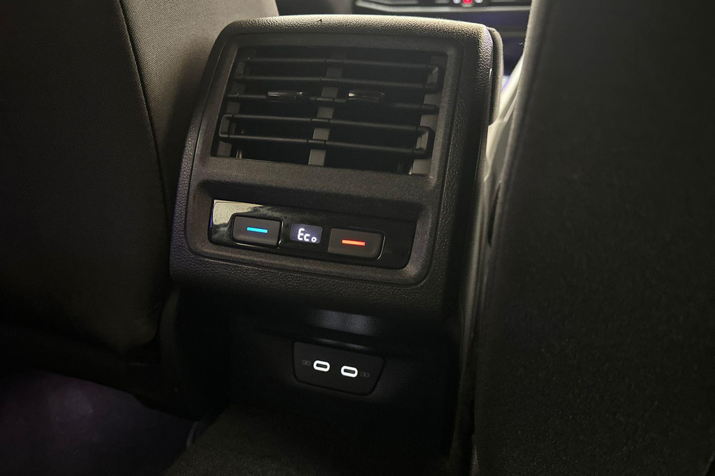 Volkswagen Golf GTE (X404LV) met abonnement