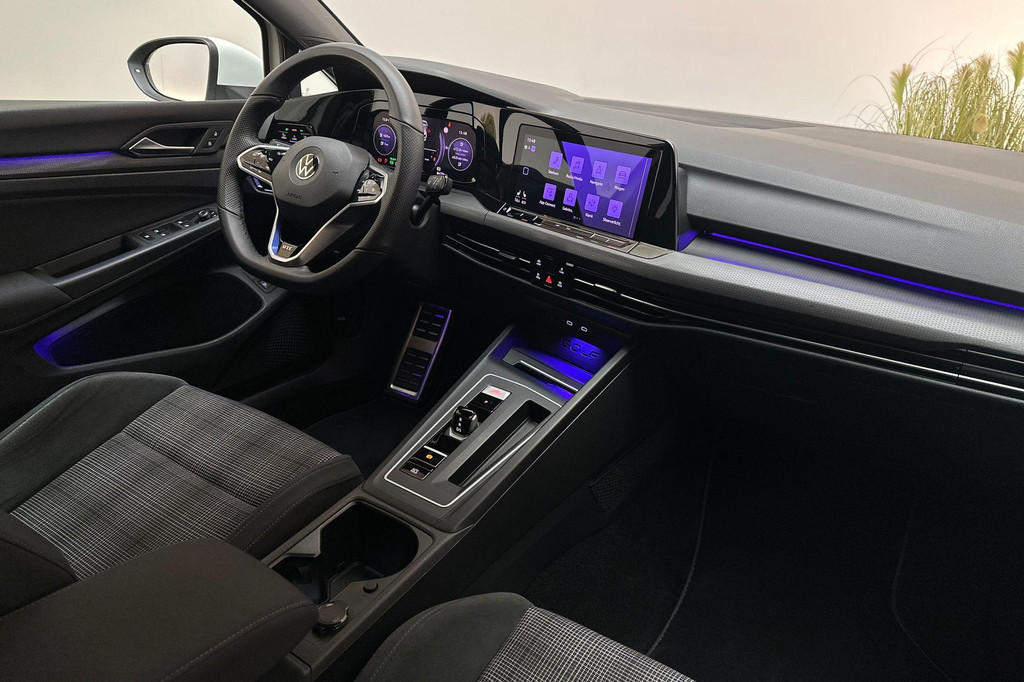 Volkswagen Golf GTE (X404LV) met abonnement