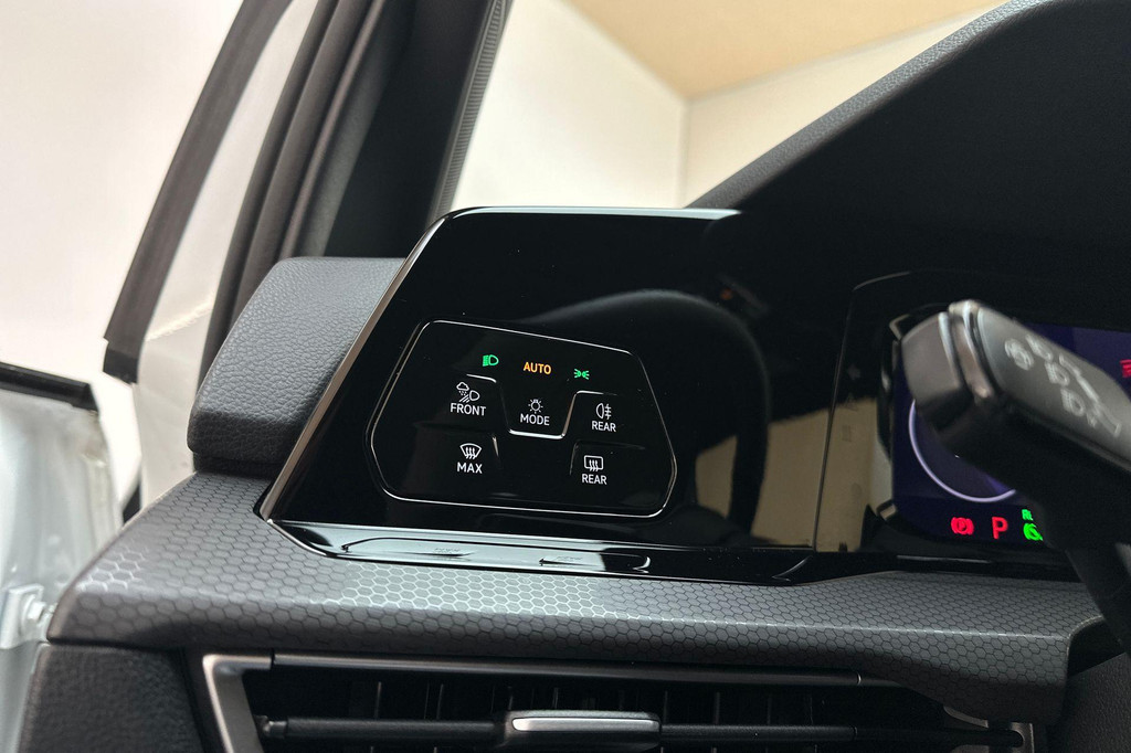 Volkswagen Golf GTE (X404LV) met abonnement