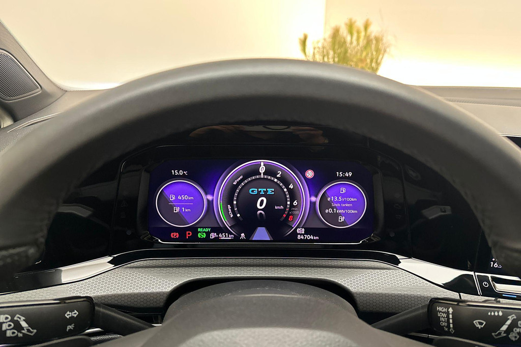 Volkswagen Golf GTE (X404LV) met abonnement