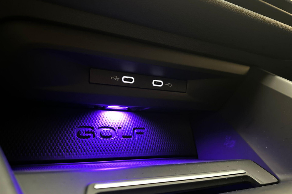 Volkswagen Golf GTE (X404LV) met abonnement