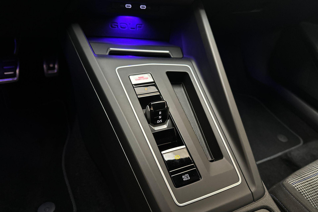 Volkswagen Golf GTE (X404LV) met abonnement