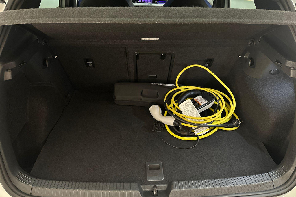 Volkswagen Golf GTE (X404LV) met abonnement