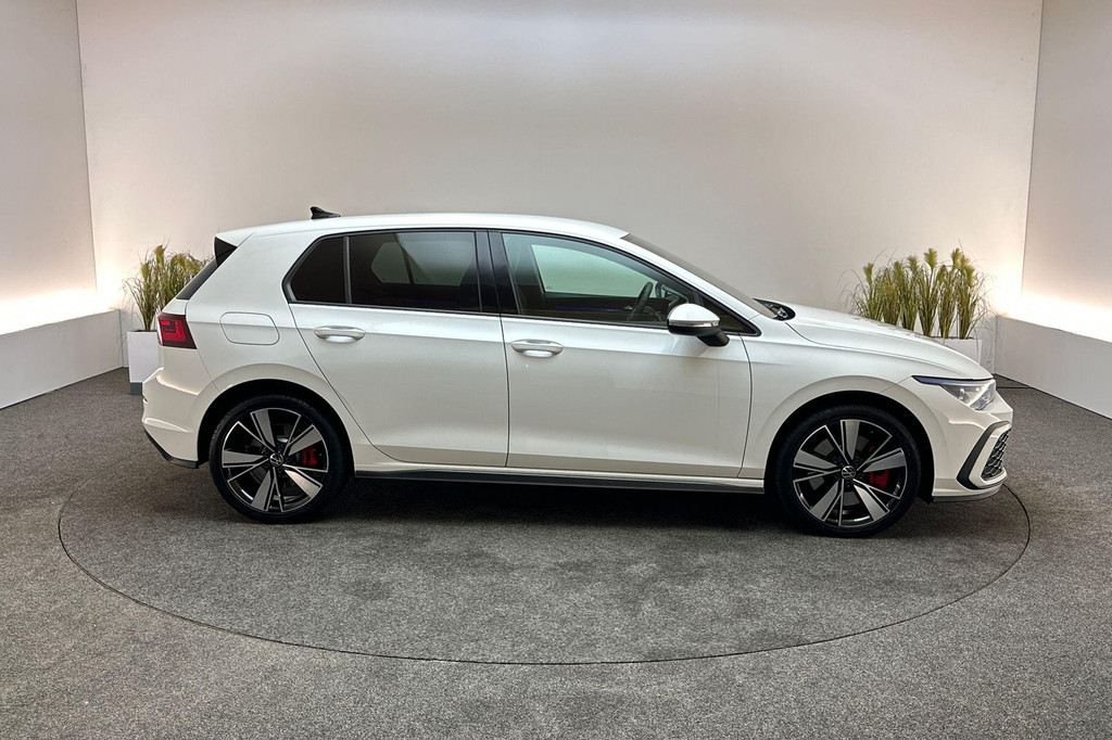 Volkswagen Golf GTE (X404LV) met abonnement