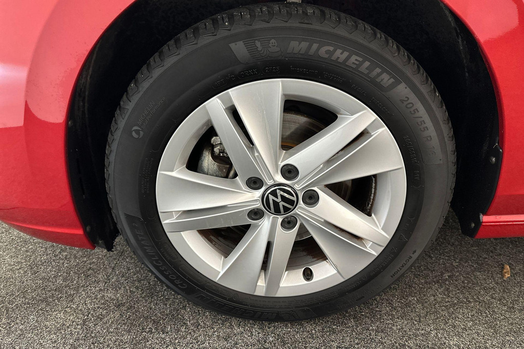 Volkswagen Golf (T556RH) met abonnement