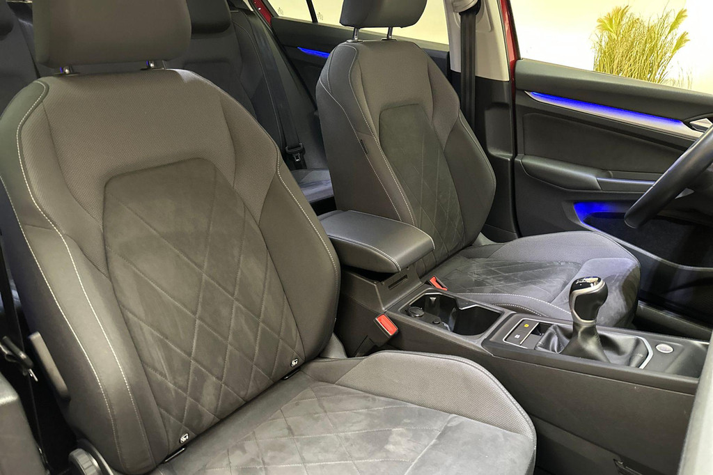 Volkswagen Golf (T556RH) met abonnement