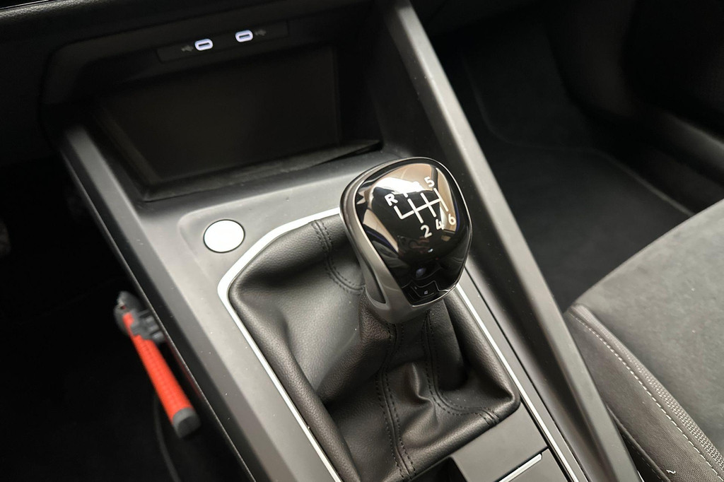 Volkswagen Golf (T556RH) met abonnement