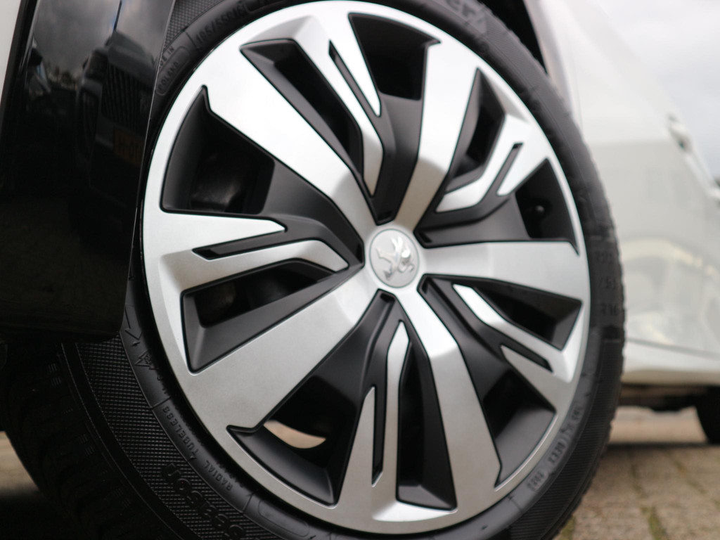 Peugeot e-208 (T785BV) met abonnement