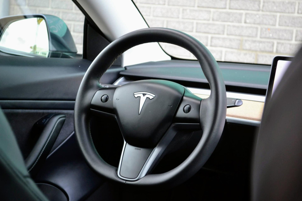 Tesla Model 3 AWD (K989FS) met abonnement