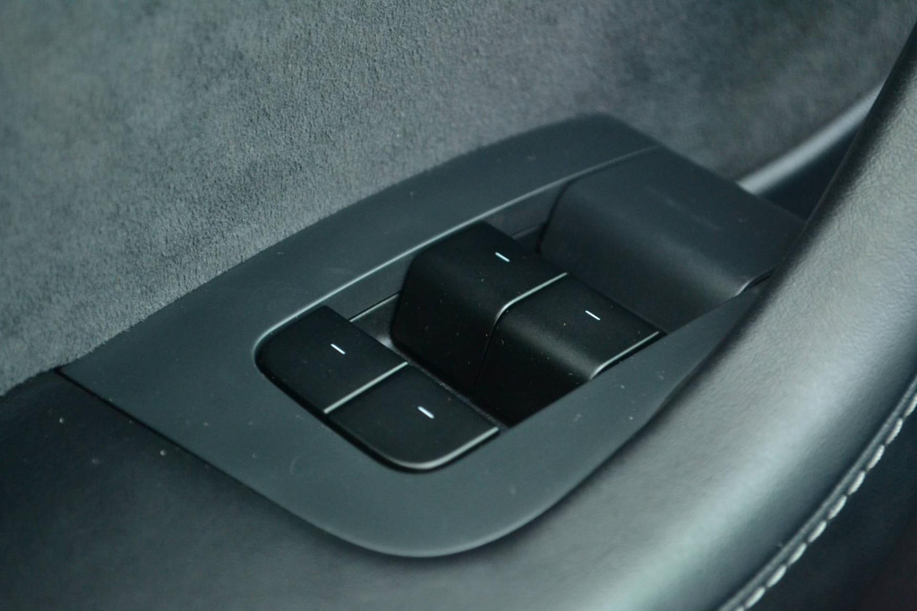 Tesla Model 3 AWD (K989FS) met abonnement