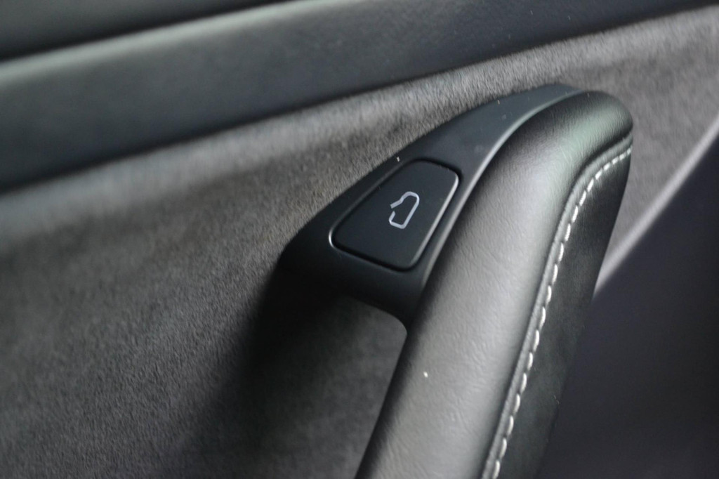 Tesla Model 3 AWD (K989FS) met abonnement