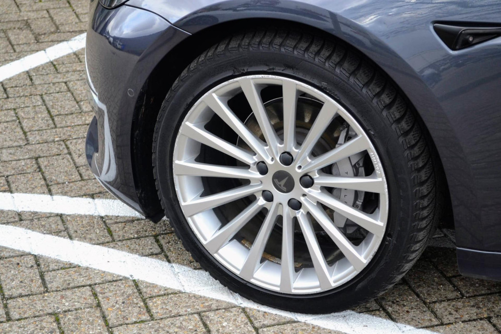 Tesla Model 3 AWD (K989FS) met abonnement