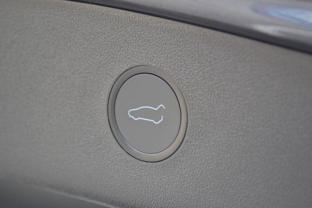 Tesla Model 3 AWD (K989FS) met abonnement