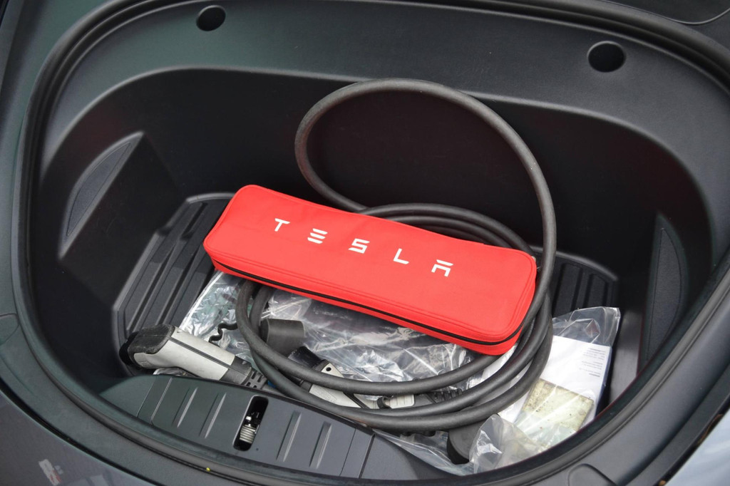 Tesla Model 3 AWD (K989FS) met abonnement