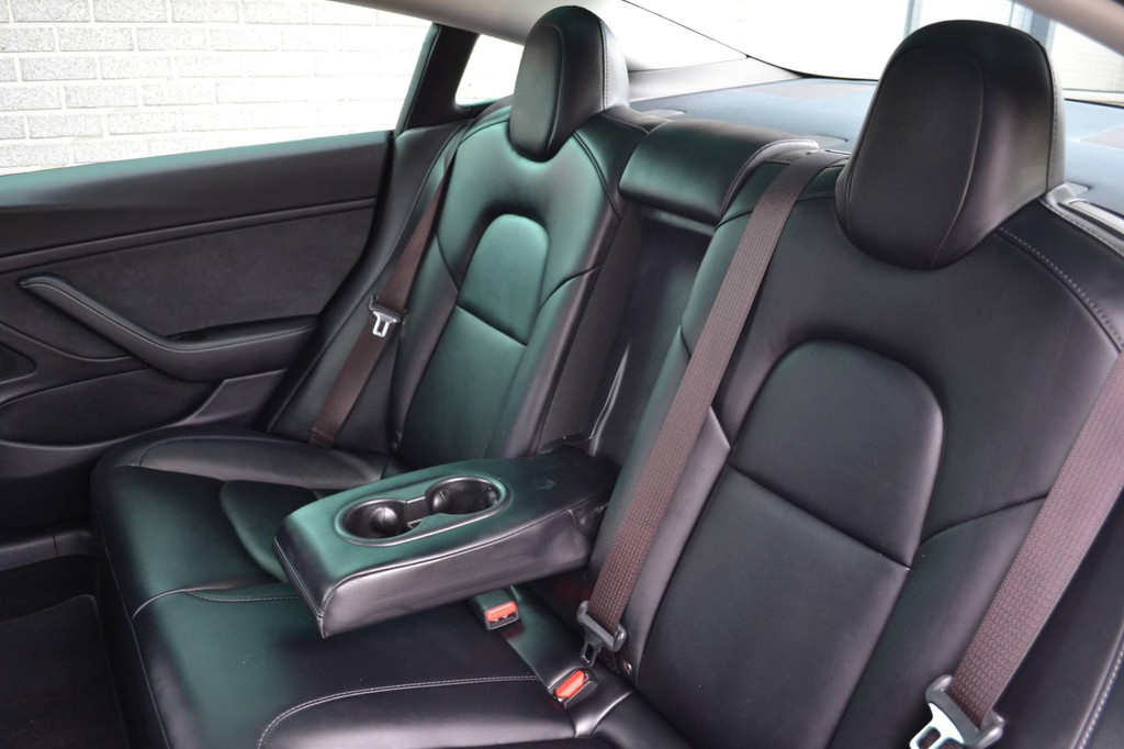 Tesla Model 3 AWD (K989FS) met abonnement