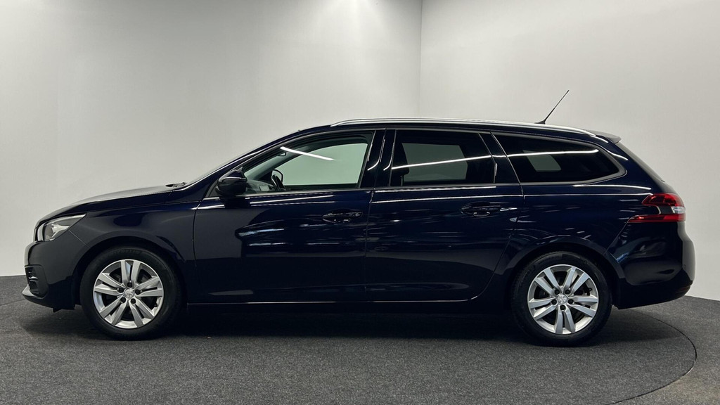 Peugeot 308 (J712RD) met abonnement