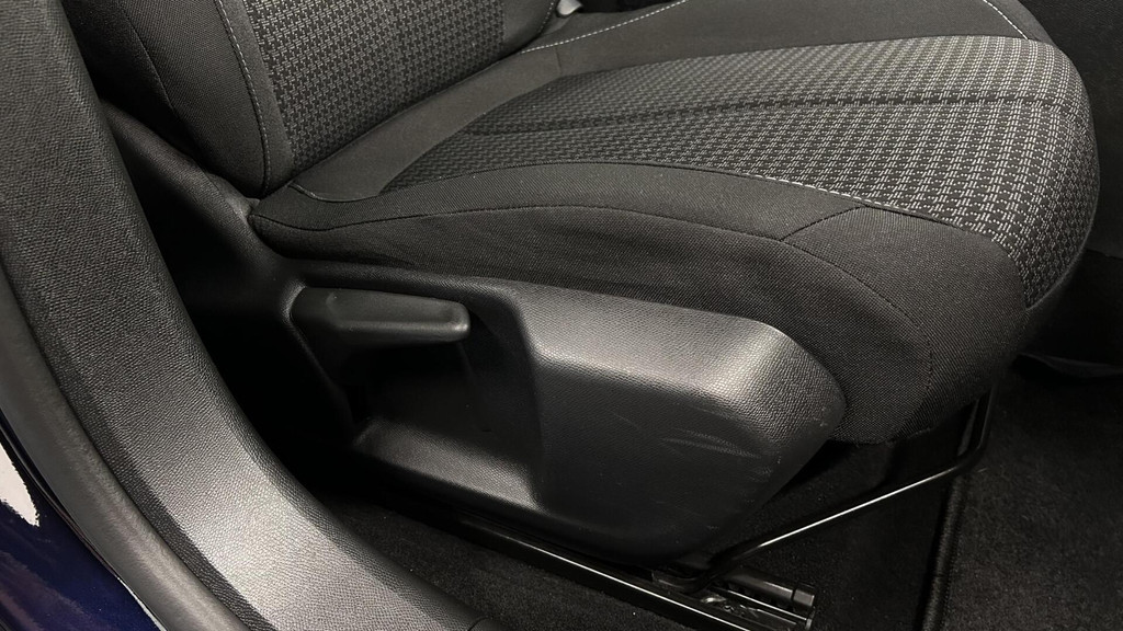 Peugeot 308 (J712RD) met abonnement