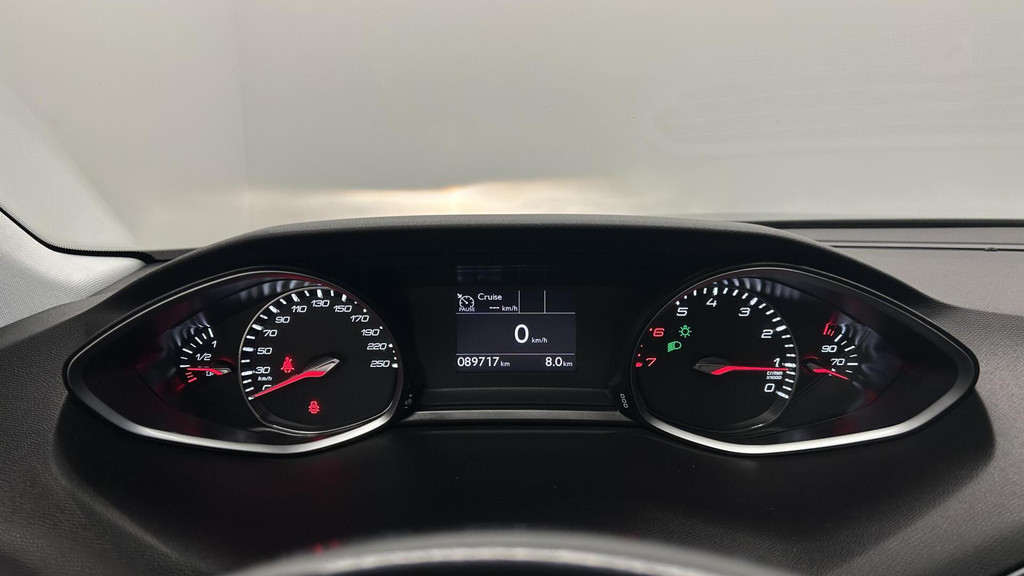 Peugeot 308 (J712RD) met abonnement