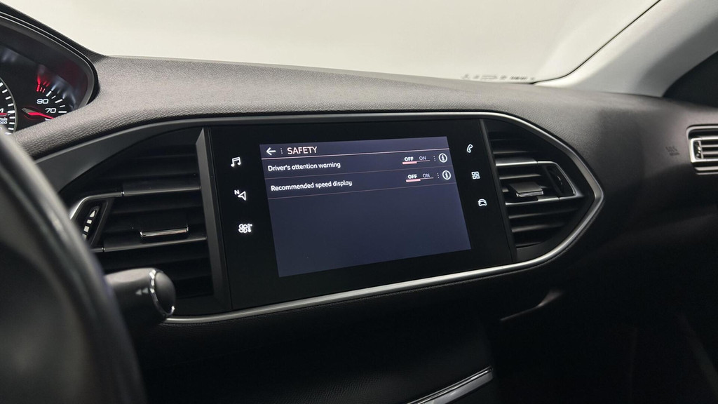 Peugeot 308 (J712RD) met abonnement