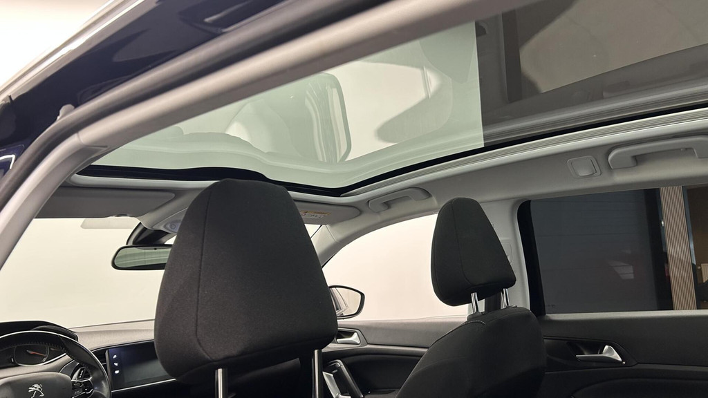 Peugeot 308 (J712RD) met abonnement