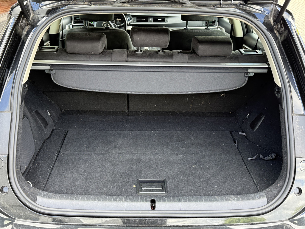 Lexus CT (J534VV) met abonnement