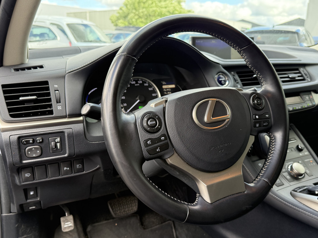 Lexus CT (J534VV) met abonnement