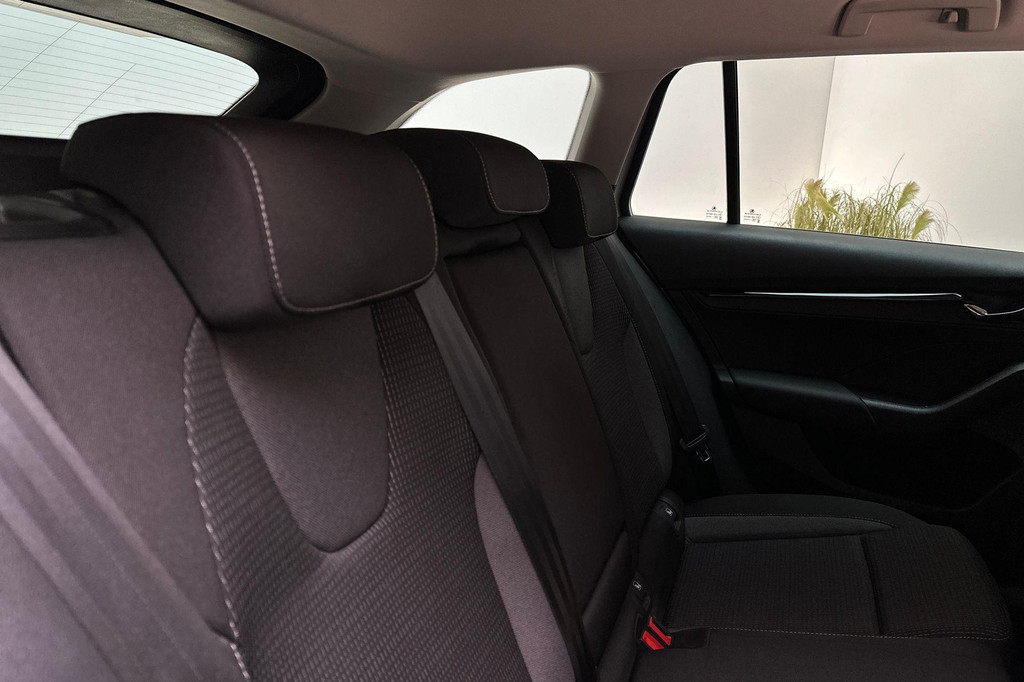 ŠKODA Octavia (S355ZS) met abonnement