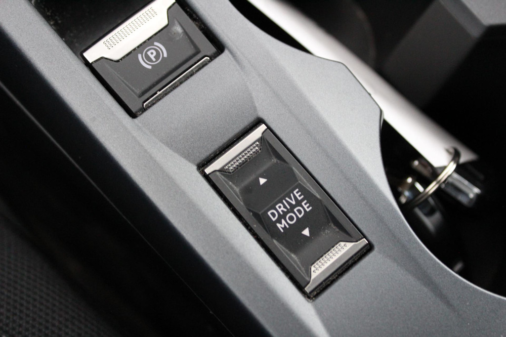 Peugeot 2008 (J457RT) met abonnement