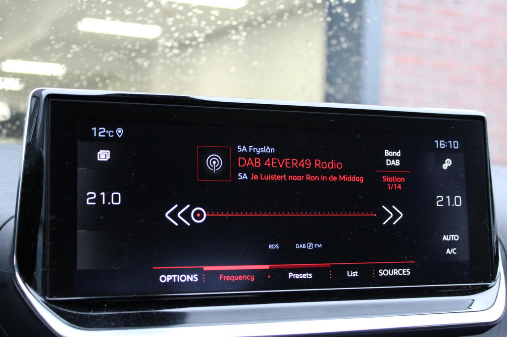 Peugeot 2008 (J457RT) met abonnement