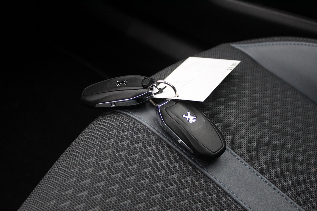 Peugeot 2008 (J457RT) met abonnement
